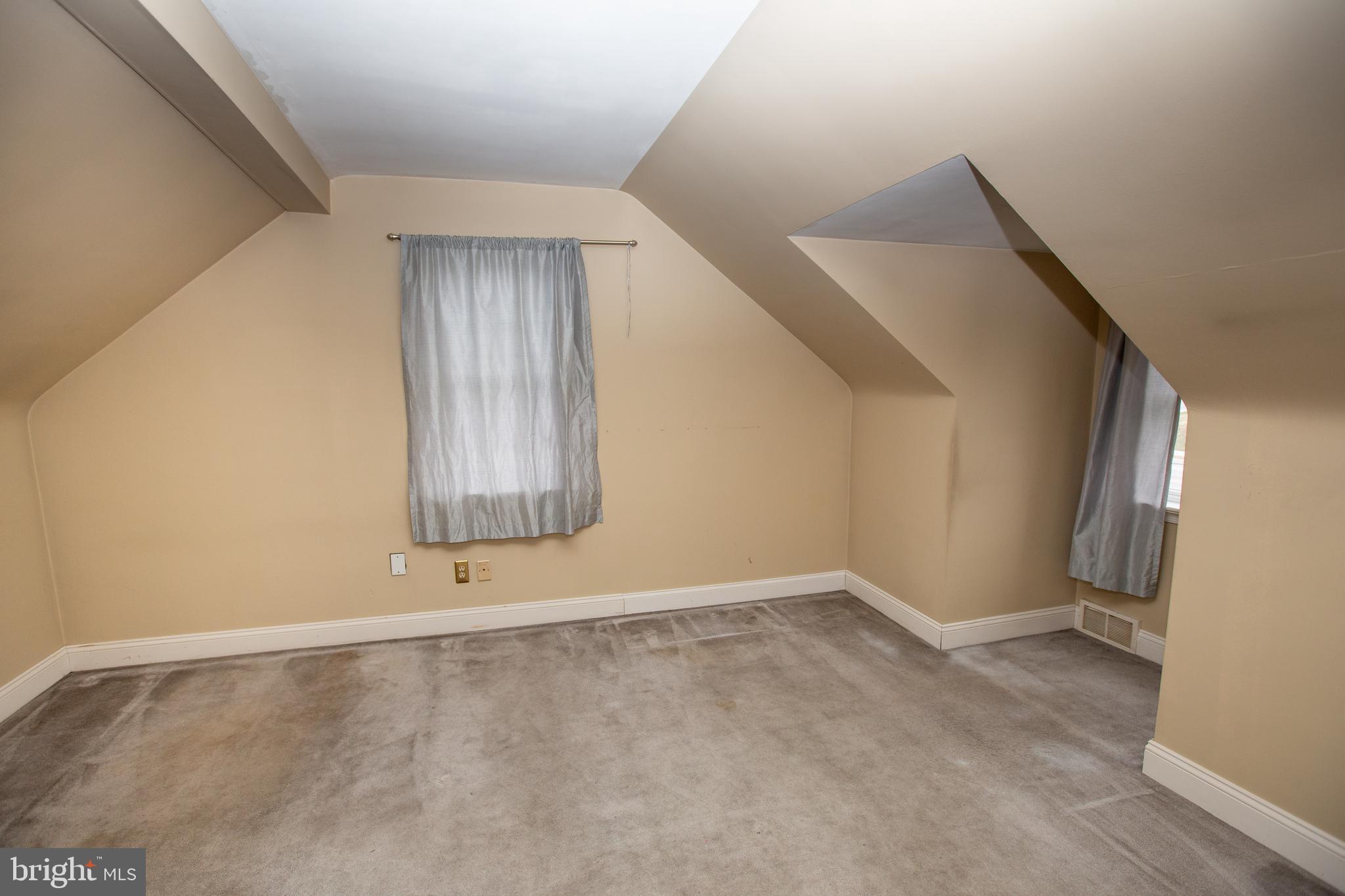 GLENSIDE, Pennsylvania, 19038, United States, 3 Bedrooms Bedrooms, ,3 BathroomsBathrooms,Residential,For Sale,2006101