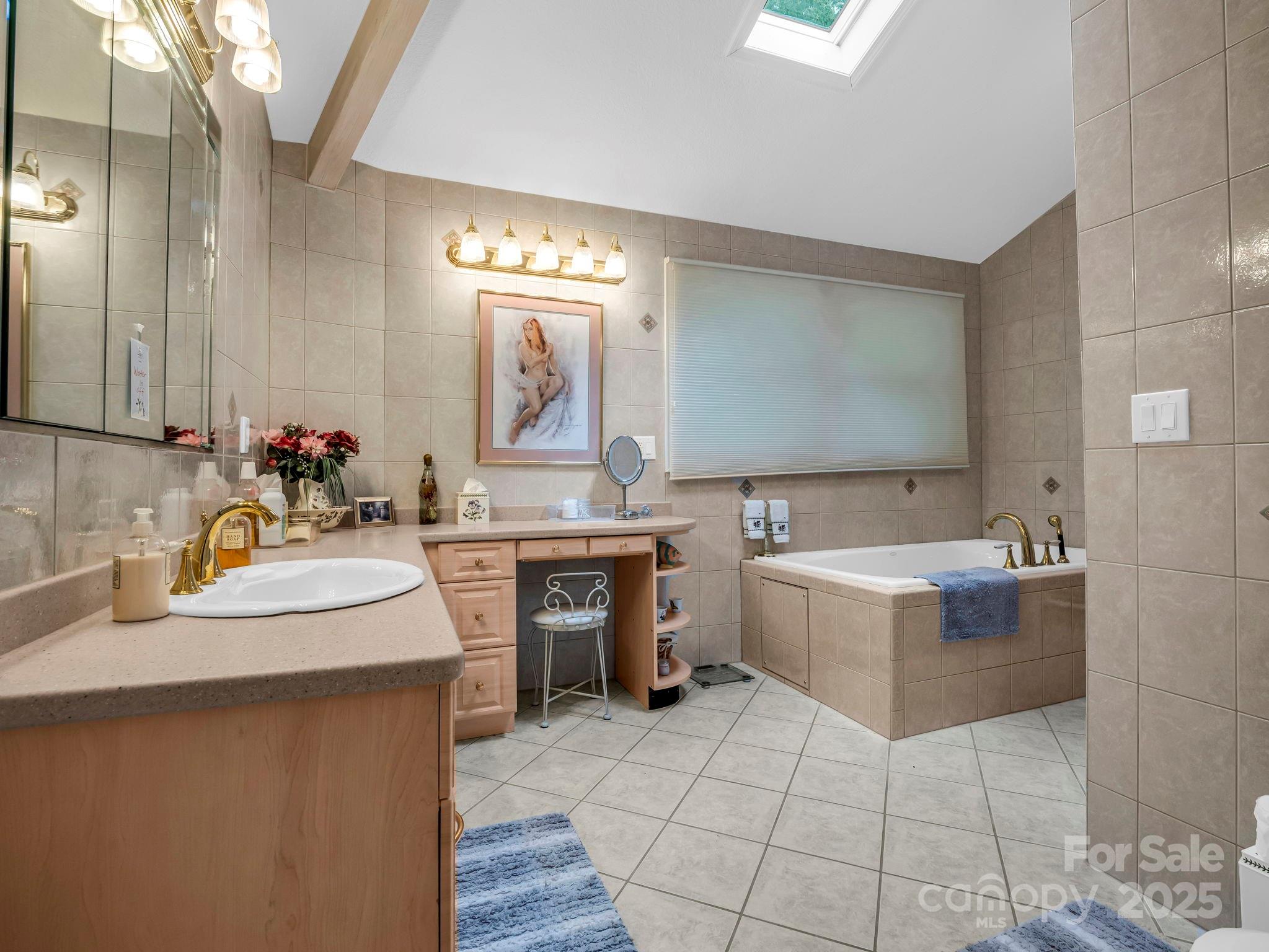 Lake Lure, North Carolina, 28746, United States, 3 Bedrooms Bedrooms, ,3 BathroomsBathrooms,Residential,For Sale,1978628