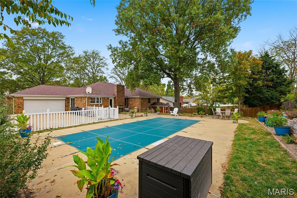 Unincorporated, Missouri, 63129, United States, 4 Bedrooms Bedrooms, ,4 BathroomsBathrooms,Residential,For Sale,1992793