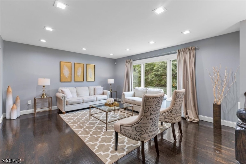 Berkeley Heights, New Jersey, 07922, United States, 4 Bedrooms Bedrooms, ,3 BathroomsBathrooms,Residential,For Sale,1931712