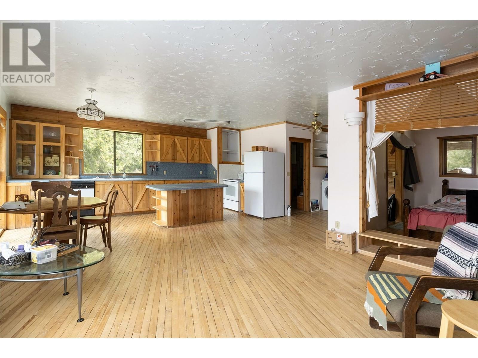 LUMBY, British Columbia, V0E 2G1, CA, 3 Bedrooms Bedrooms, ,2 BathroomsBathrooms,Residential,For Sale,1838285