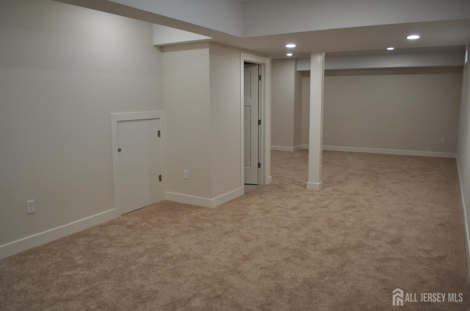 Woodbridge, New Jersey, 07095, United States, 4 Bedrooms Bedrooms, ,4 BathroomsBathrooms,Residential,For Sale,1920305