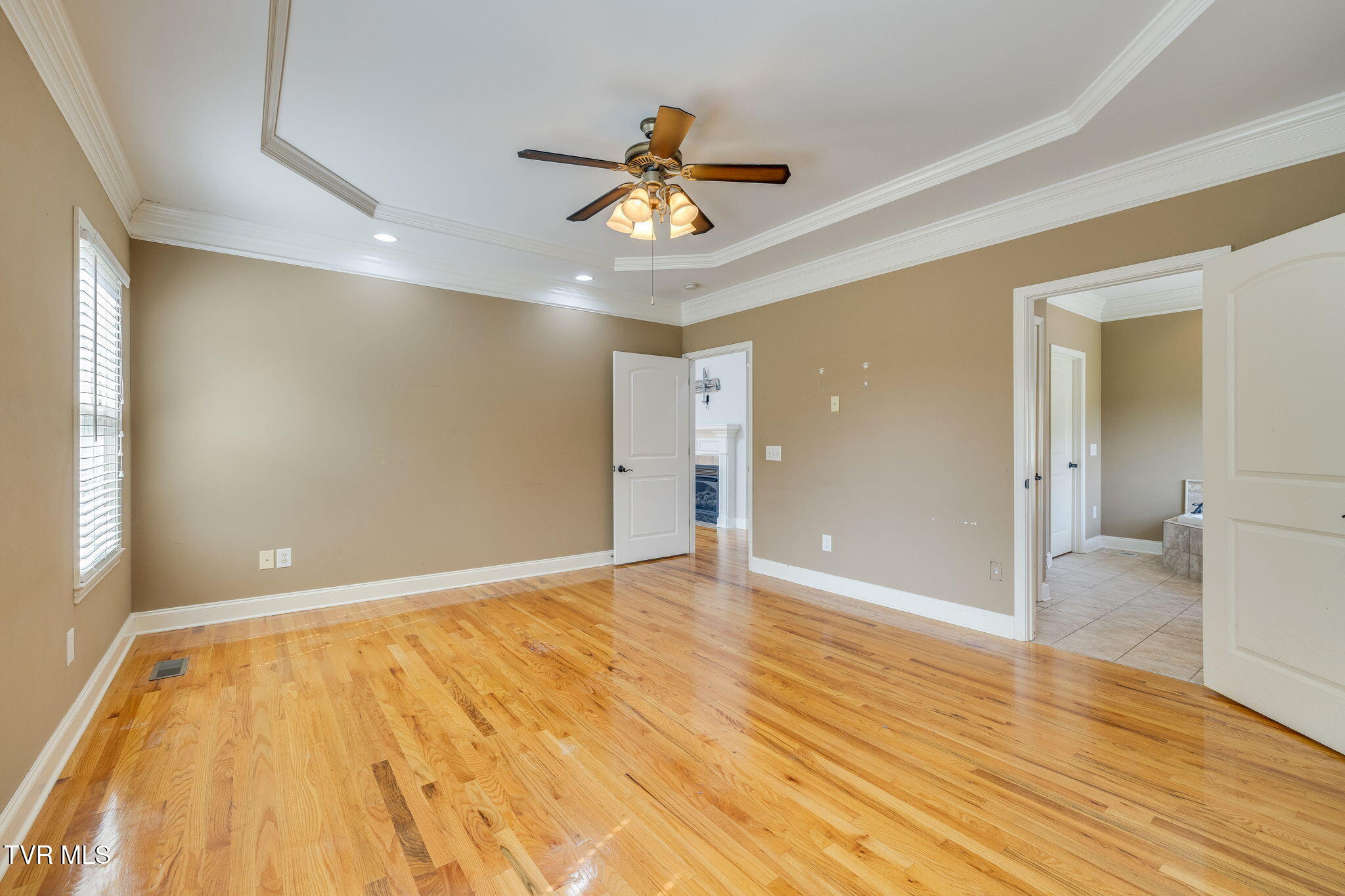 Kingsport, Tennessee, 37660, United States, 3 Bedrooms Bedrooms, ,4 BathroomsBathrooms,Residential,For Sale,1984458