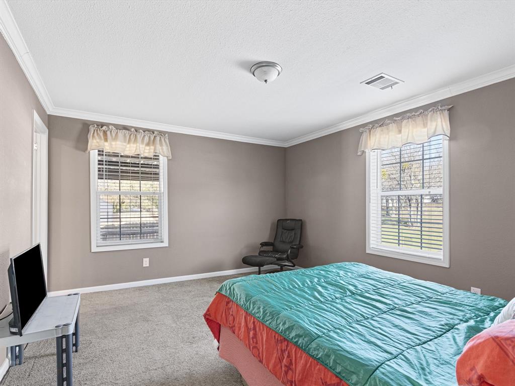 Lake Bridgeport, Texas, 76426, United States, 3 Bedrooms Bedrooms, ,2 BathroomsBathrooms,Residential,For Sale,1944908