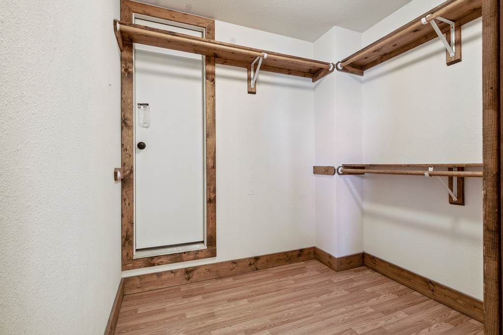 Mabank, Texas, 75147, United States, 2 Bedrooms Bedrooms, ,3 BathroomsBathrooms,Residential,For Sale,1989004