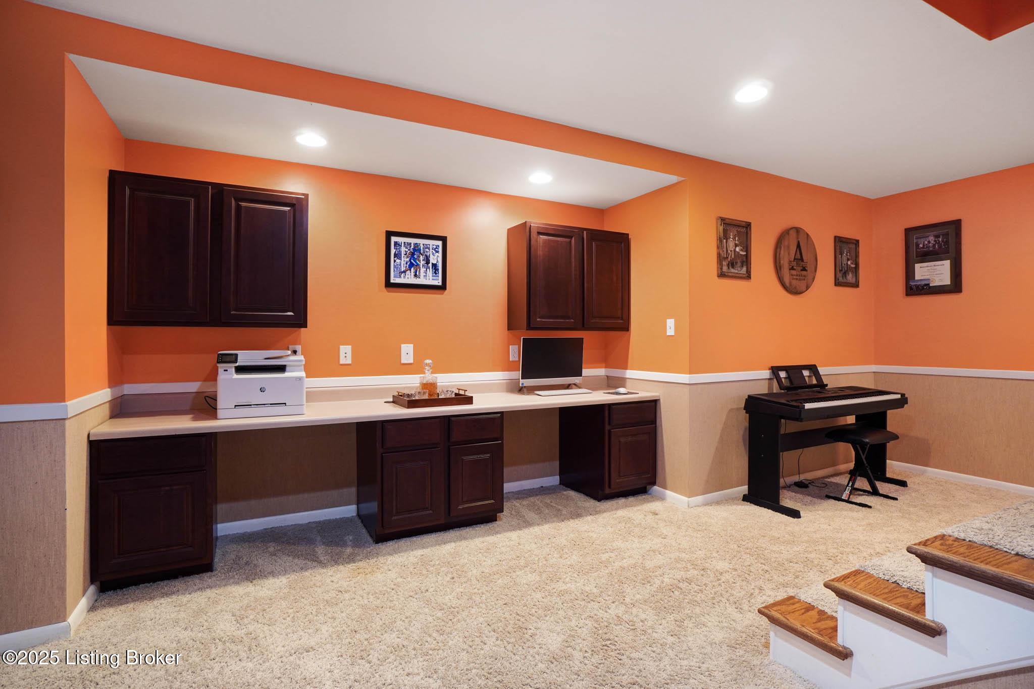 Louisville, Kentucky, 40299, United States, 3 Bedrooms Bedrooms, ,4 BathroomsBathrooms,Residential,For Sale,2000684