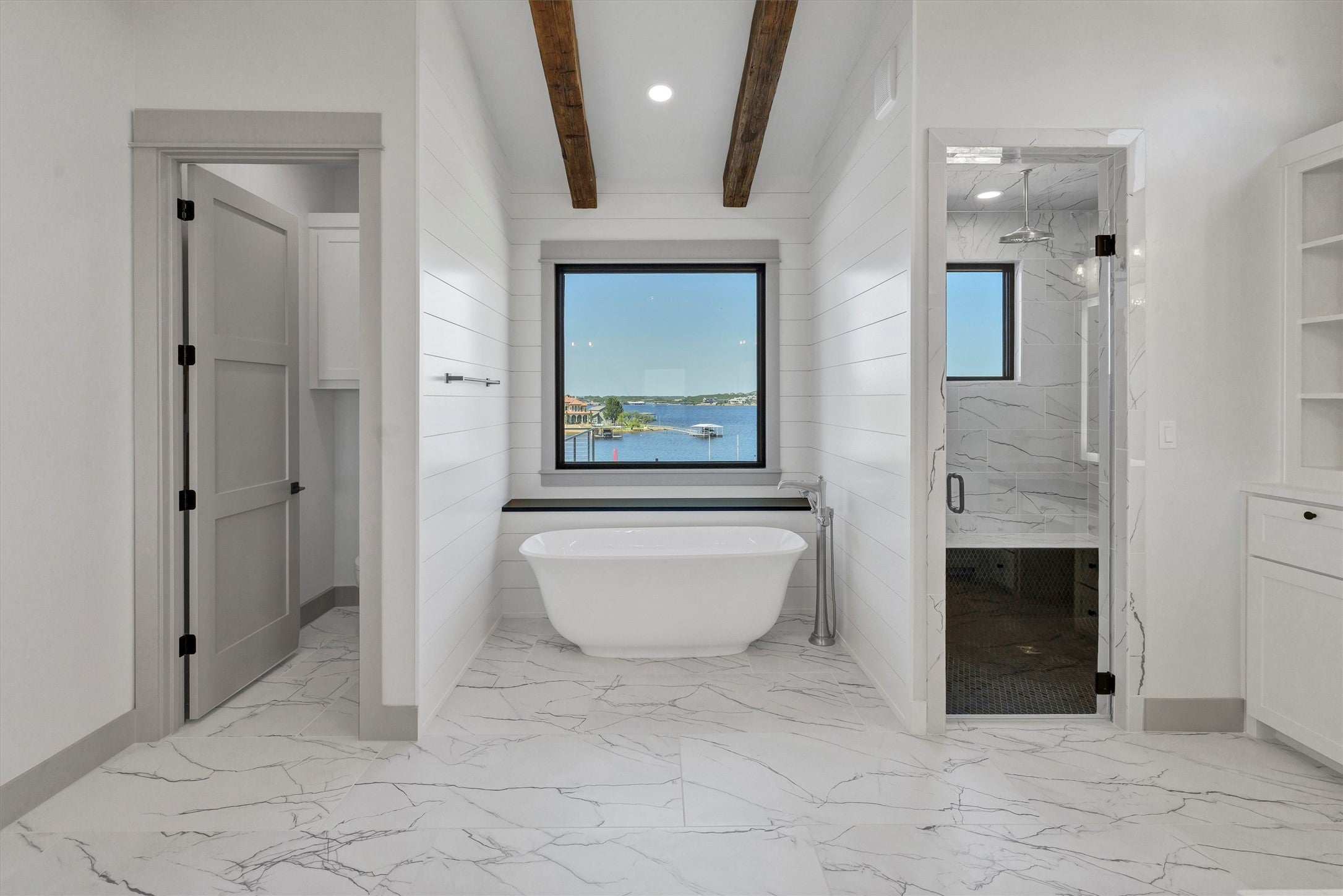 Graford, Texas, 76449, United States, 5 Bedrooms Bedrooms, ,6 BathroomsBathrooms,Residential,For Sale,1980224