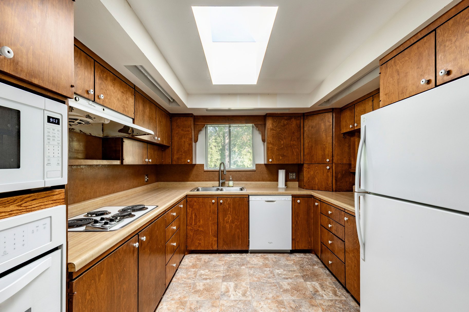  Solid Millcreek Home with Huge Workshop - 物件實景