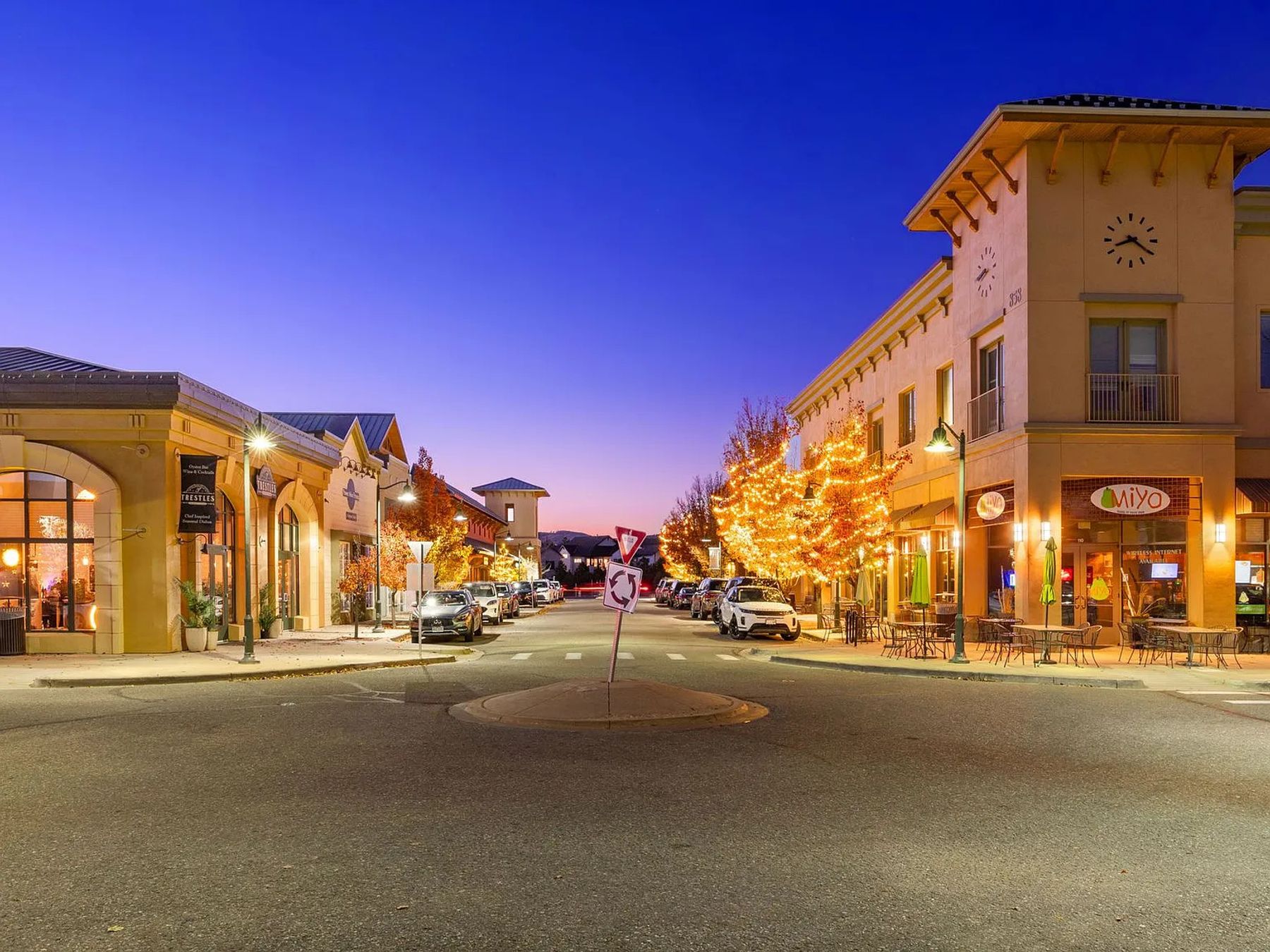  Beautifully Maintained 4 Bed  3 Bath Residence in Castle Pines Village - 物件實景