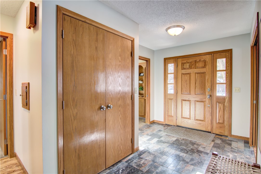 Eau Claire, Wisconsin, 54701, United States, 5 Bedrooms Bedrooms, ,4 BathroomsBathrooms,Residential,For Sale,1841509