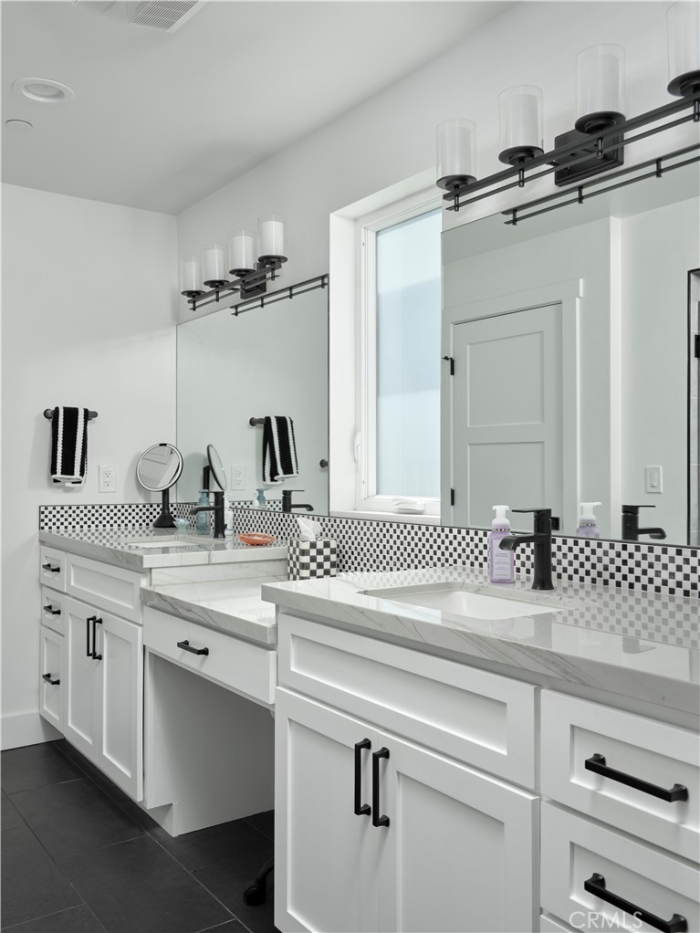 Oceano, California, 93445, United States, 5 Bedrooms Bedrooms, ,4 BathroomsBathrooms,Residential,For Sale,1981898