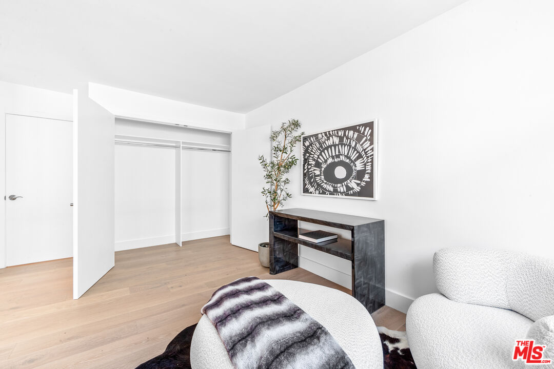 Los Angeles, California, 90049, United States, 3 Bedrooms Bedrooms, ,3 BathroomsBathrooms,Residential,For Sale,1890284