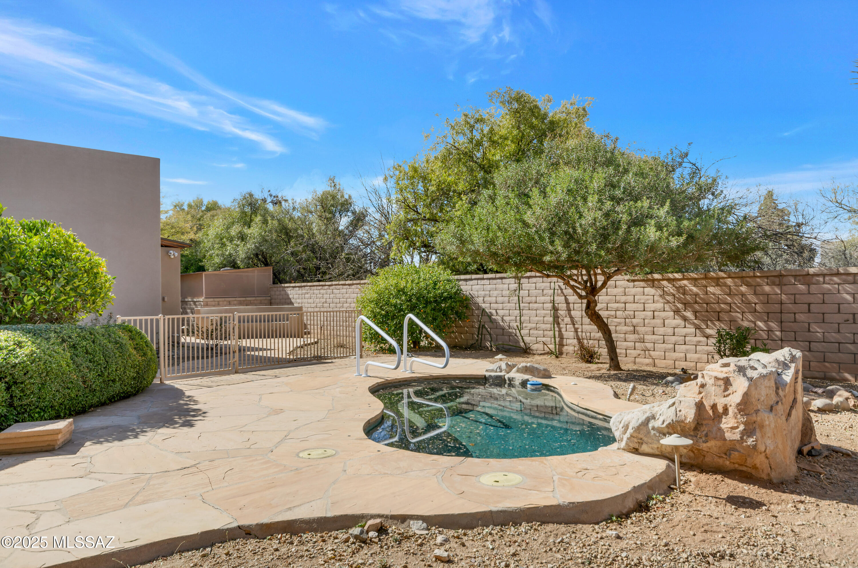 Tucson, Arizona, 85712, United States, 4 Bedrooms Bedrooms, ,4 BathroomsBathrooms,Residential,For Sale,1850331