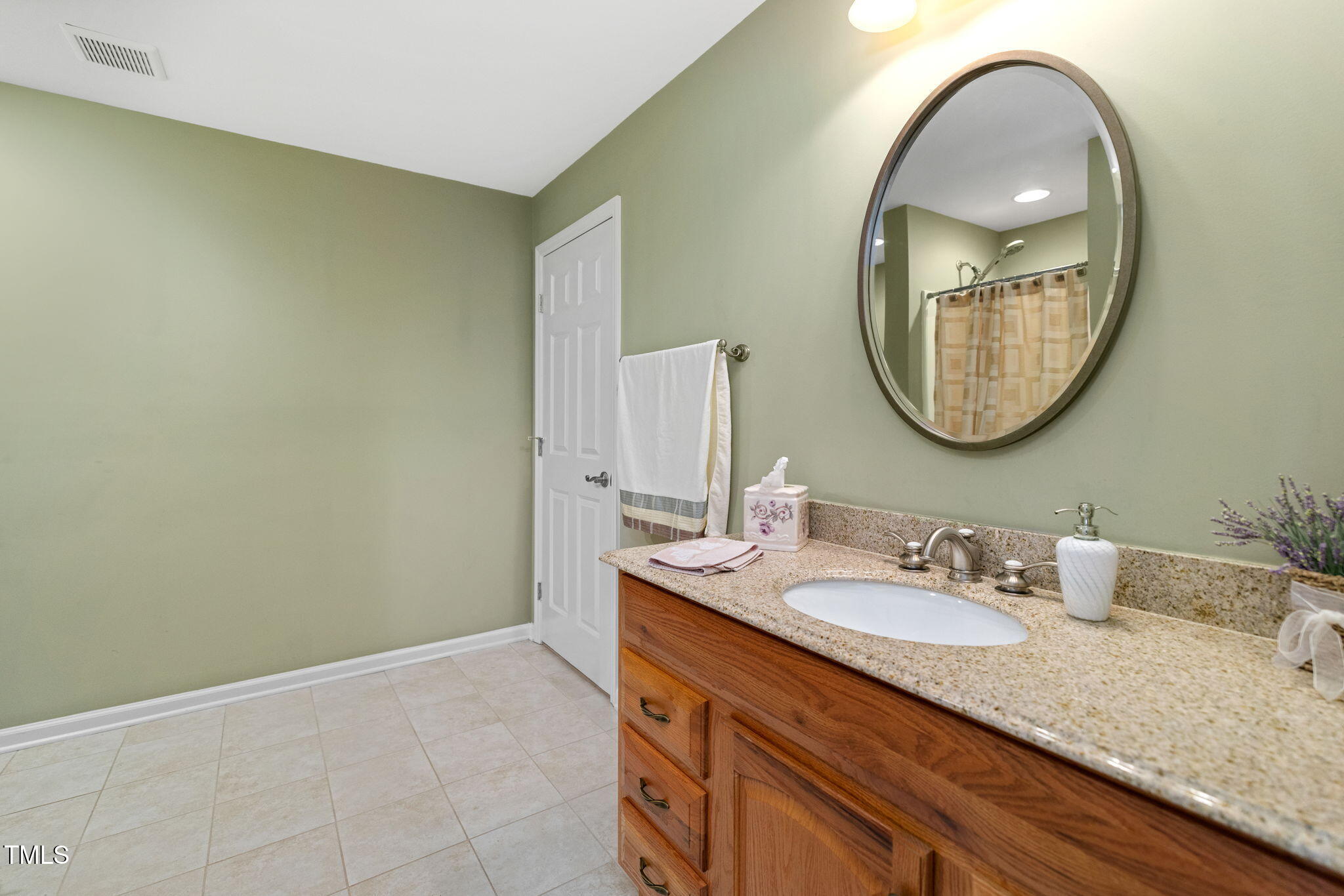South Hill, Virginia, 23917, United States, 6 Bedrooms Bedrooms, ,5 BathroomsBathrooms,Residential,For Sale,1940439