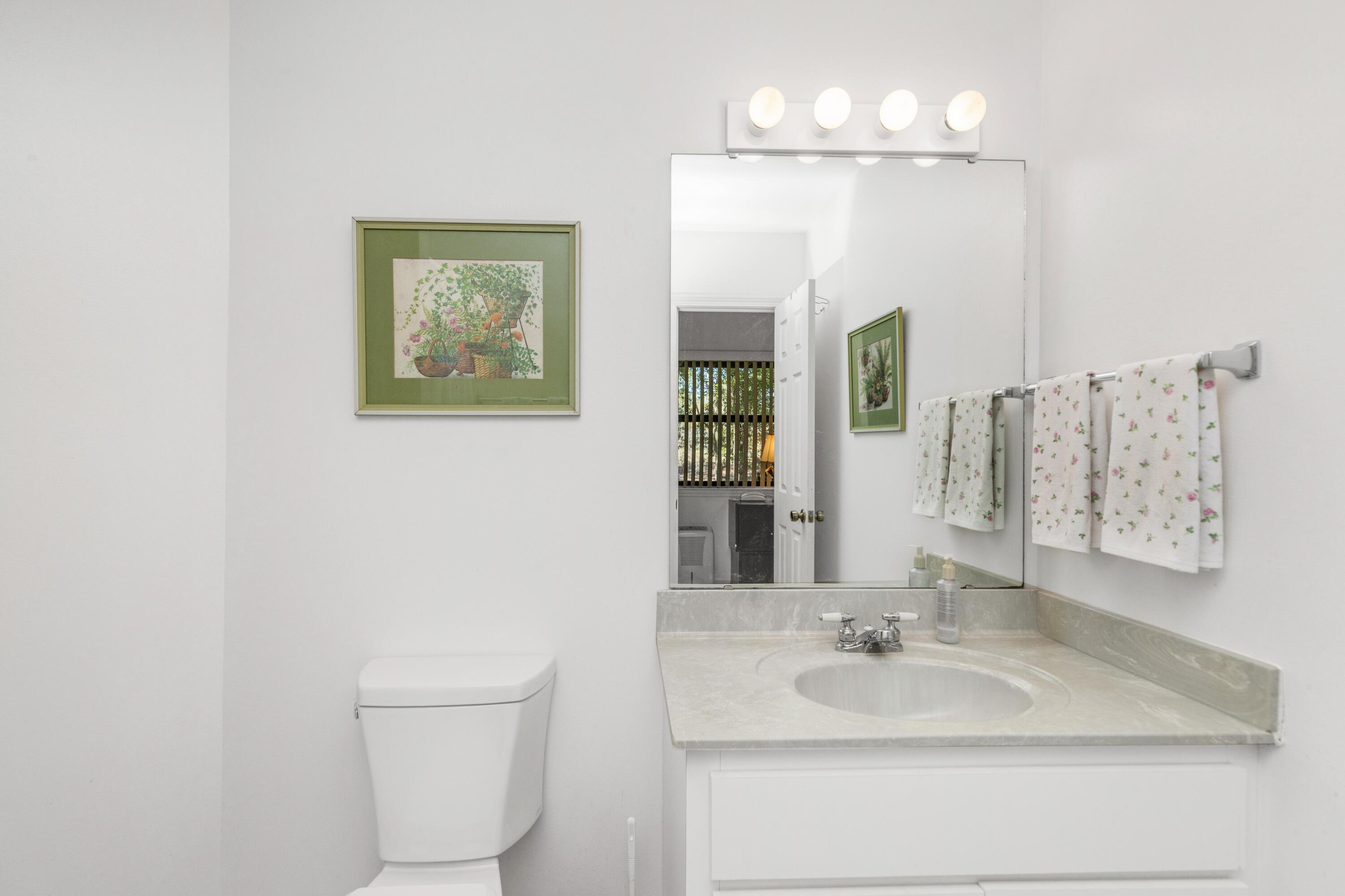 Niceville, Florida, 32578, United States, 5 Bedrooms Bedrooms, ,5 BathroomsBathrooms,Residential,For Sale,1798337