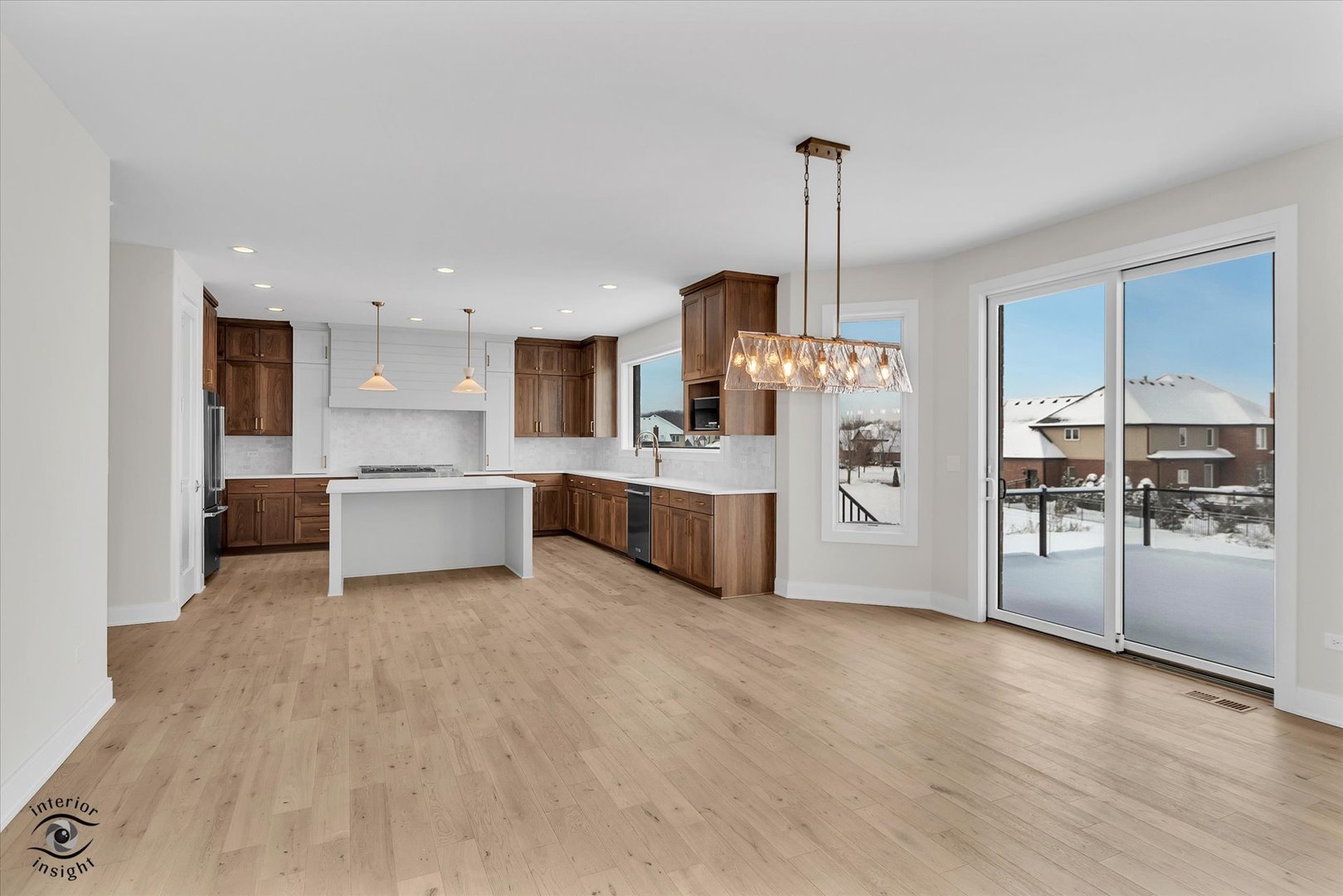 Frankfort, Illinois, 60423, United States, 4 Bedrooms Bedrooms, ,4 BathroomsBathrooms,Residential,For Sale,2001554