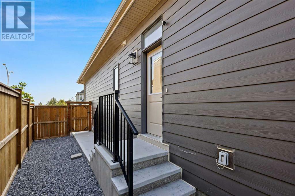 CALGARY, Alberta, T3M 2Z6, CA, 3 Bedrooms Bedrooms, ,2 BathroomsBathrooms,Residential,For Sale,1867473
