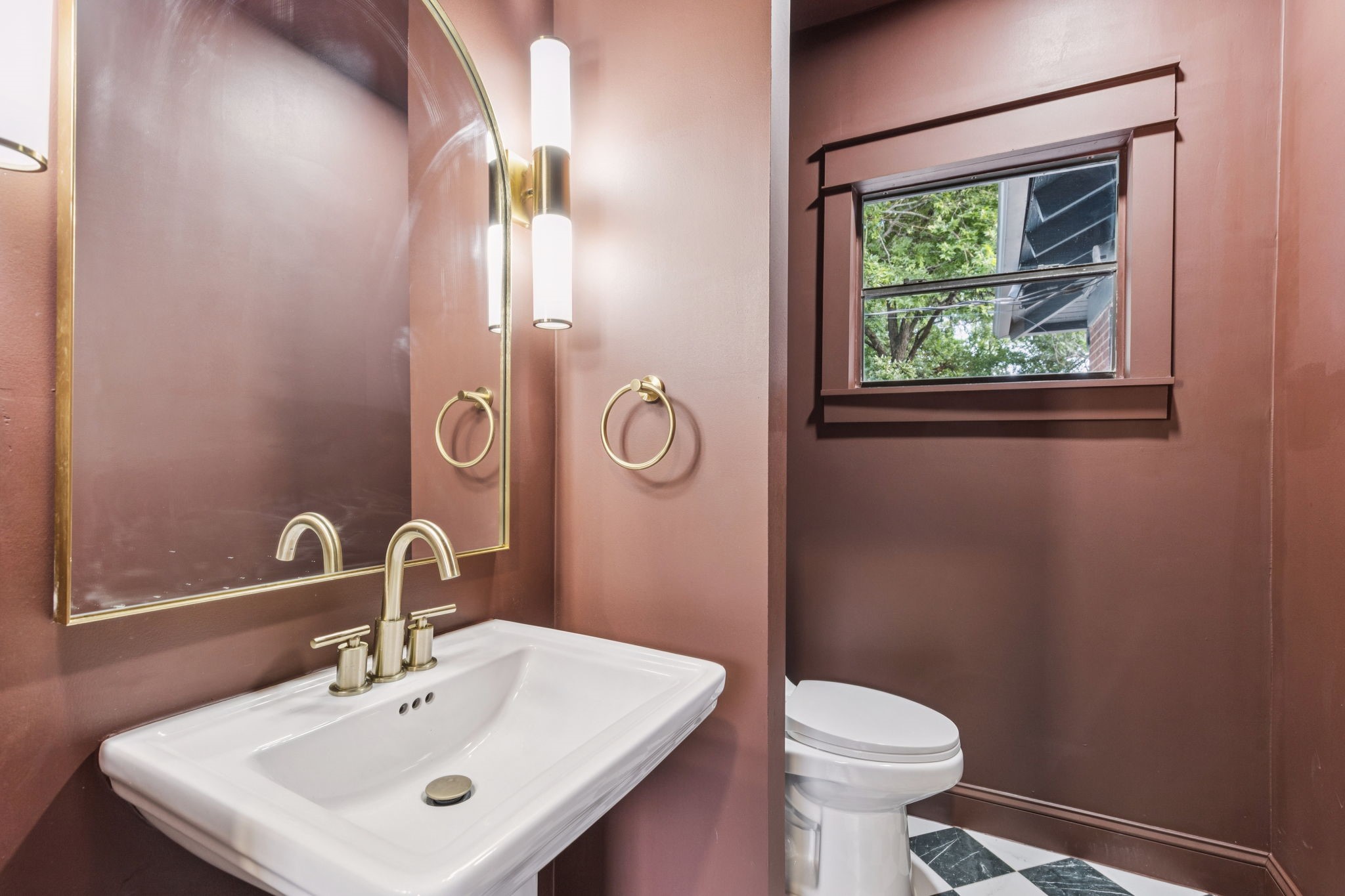Dallas, Texas, 75208, United States, 3 Bedrooms Bedrooms, ,3 BathroomsBathrooms,Residential,For Sale,1926377