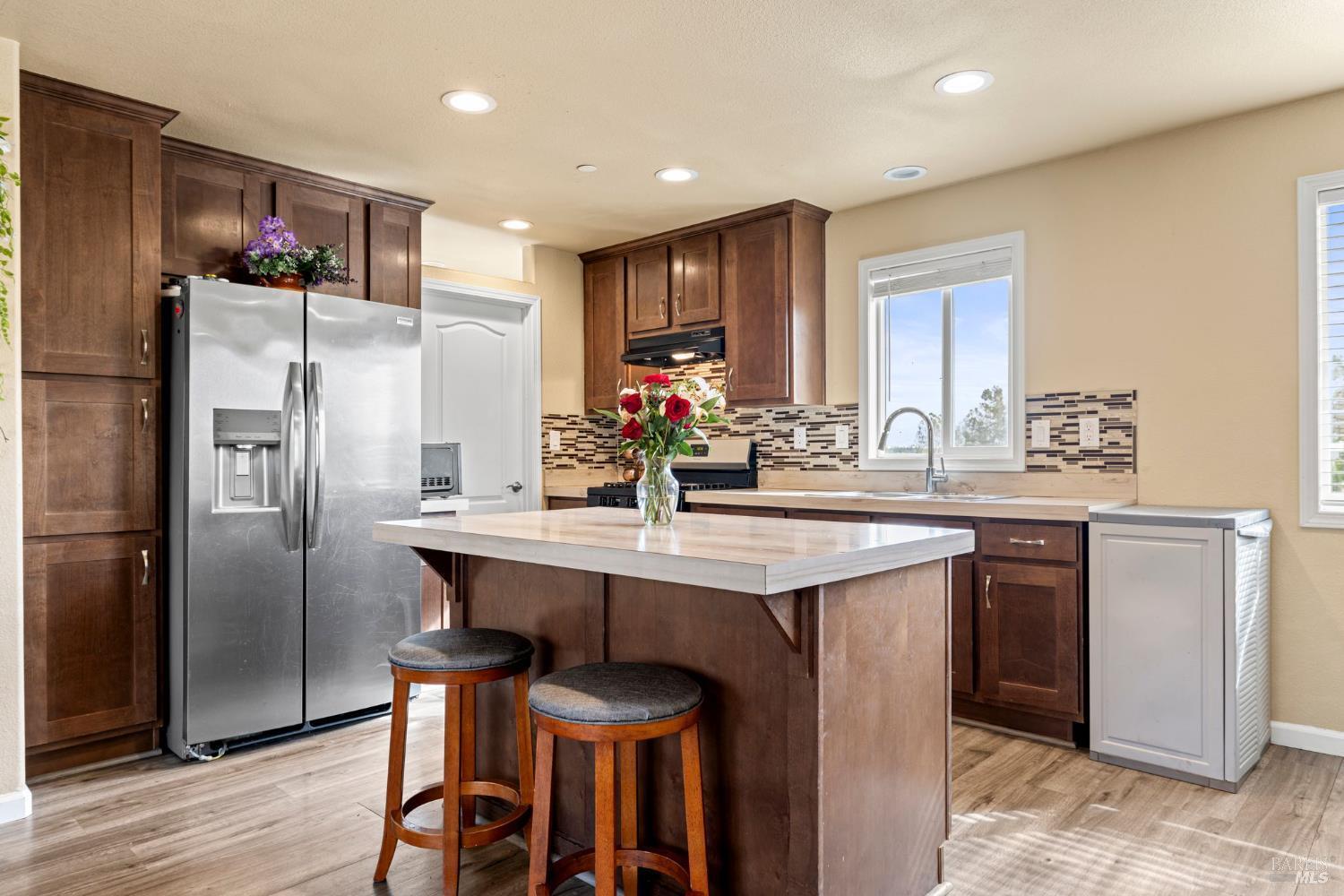 Vacaville, California, 95688, United States, 3 Bedrooms Bedrooms, ,2 BathroomsBathrooms,Residential,For Sale,1982047