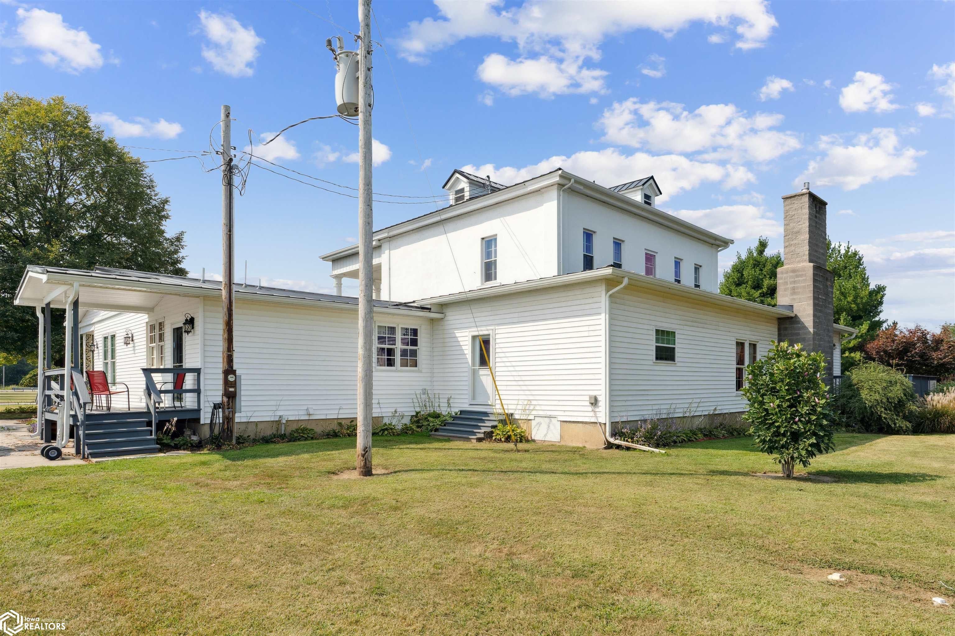 Dallas City, Illinois, 62330, United States, 8 Bedrooms Bedrooms, ,7 BathroomsBathrooms,Residential,For Sale,1980104