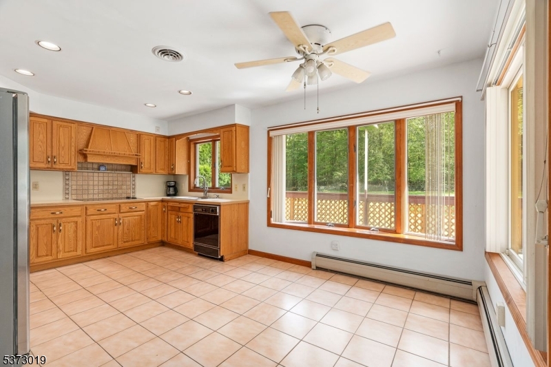 Blairstown Twp., New Jersey, 07832, United States, 3 Bedrooms Bedrooms, ,2 BathroomsBathrooms,Residential,For Sale,1898637
