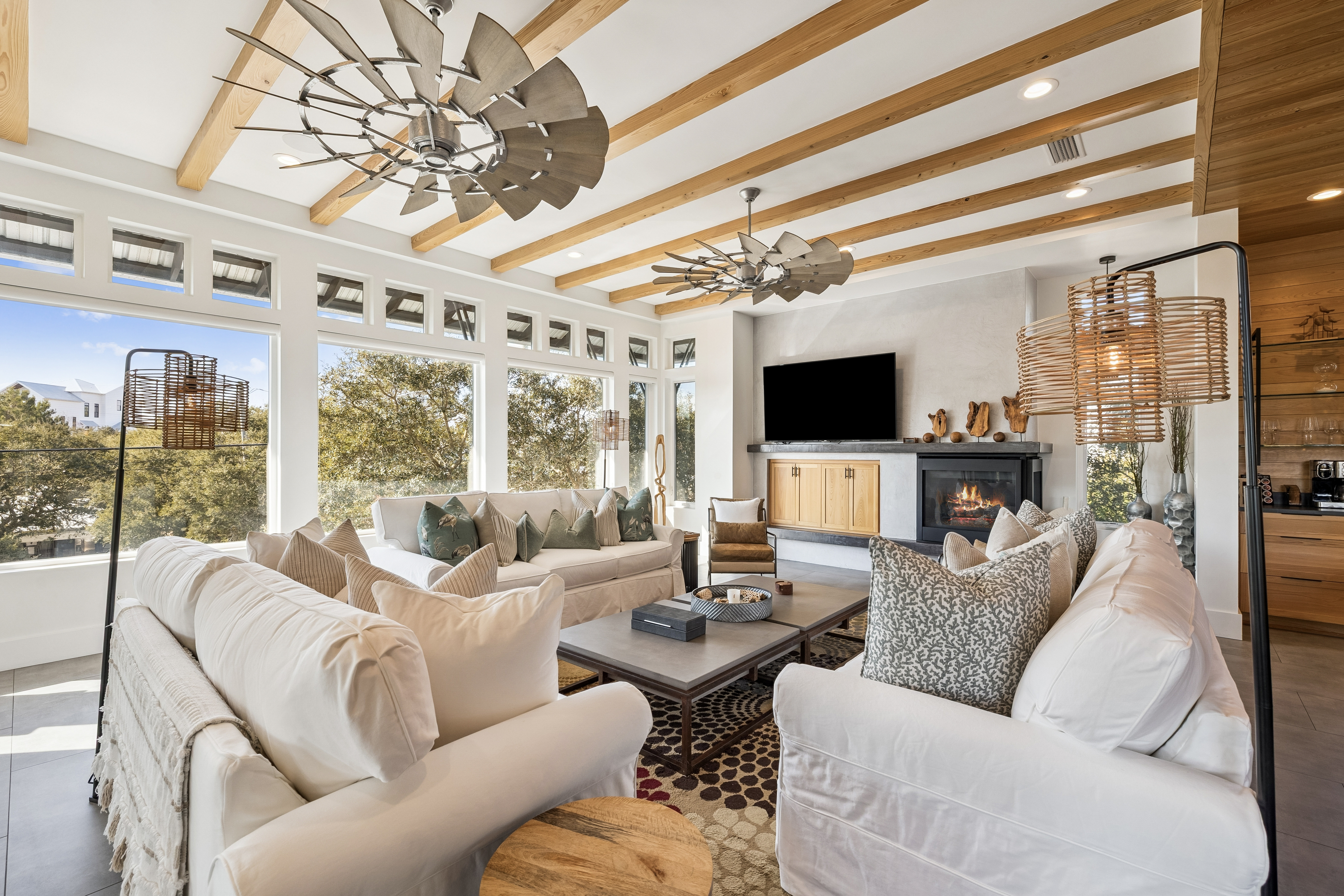  Magazine-Featured Seaside Sanctuary With Gulf And Lake Views - 物件實景