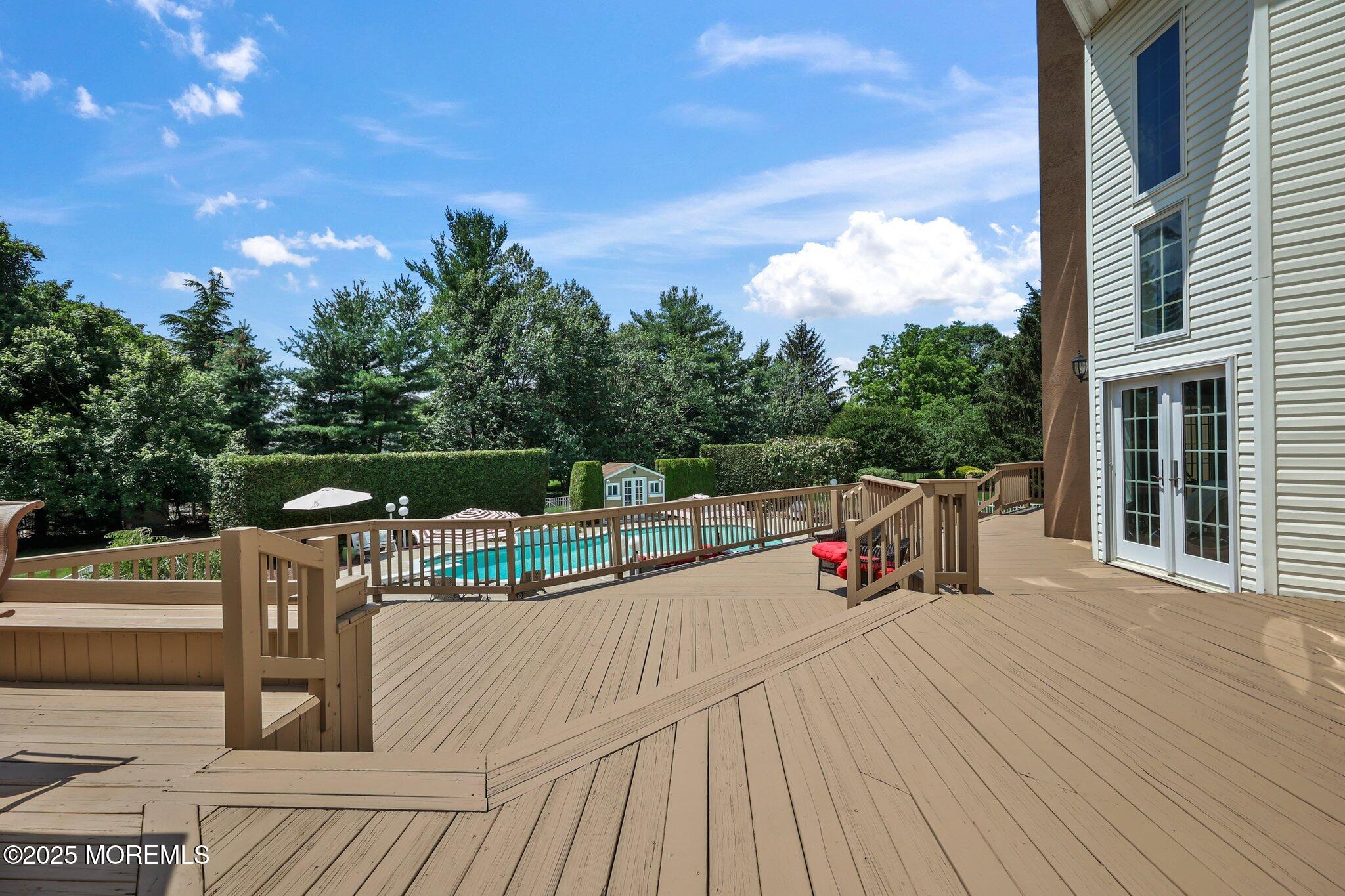 Manalapan, New Jersey, 07726, United States, 5 Bedrooms Bedrooms, ,7 BathroomsBathrooms,Residential,For Sale,1979083