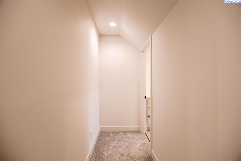 Pullman, Washington, 99163, United States, 4 Bedrooms Bedrooms, ,3 BathroomsBathrooms,Residential,For Sale,1794124