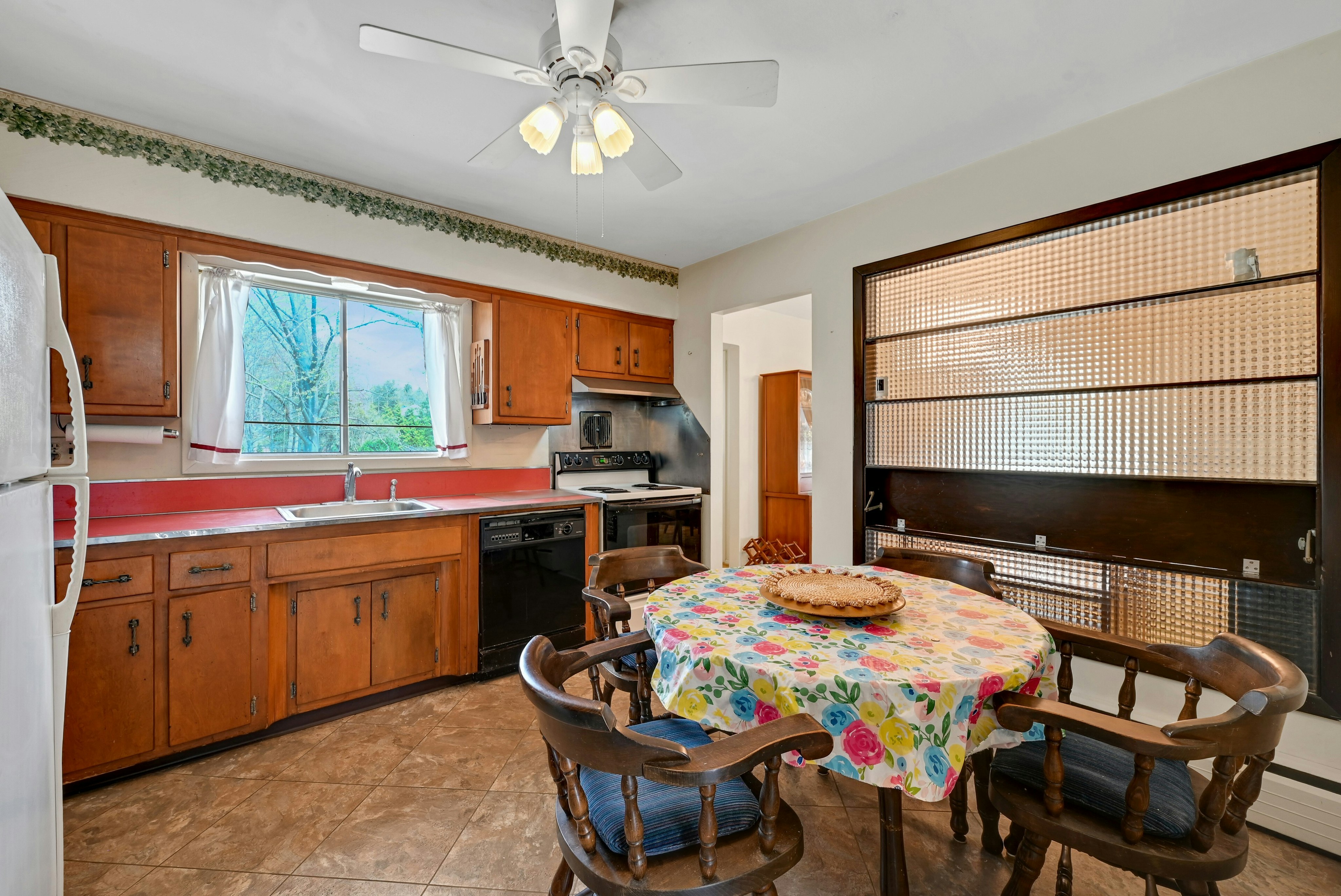  664 Woodside Avenue, River Vale, NJ 07675 - 物件實景