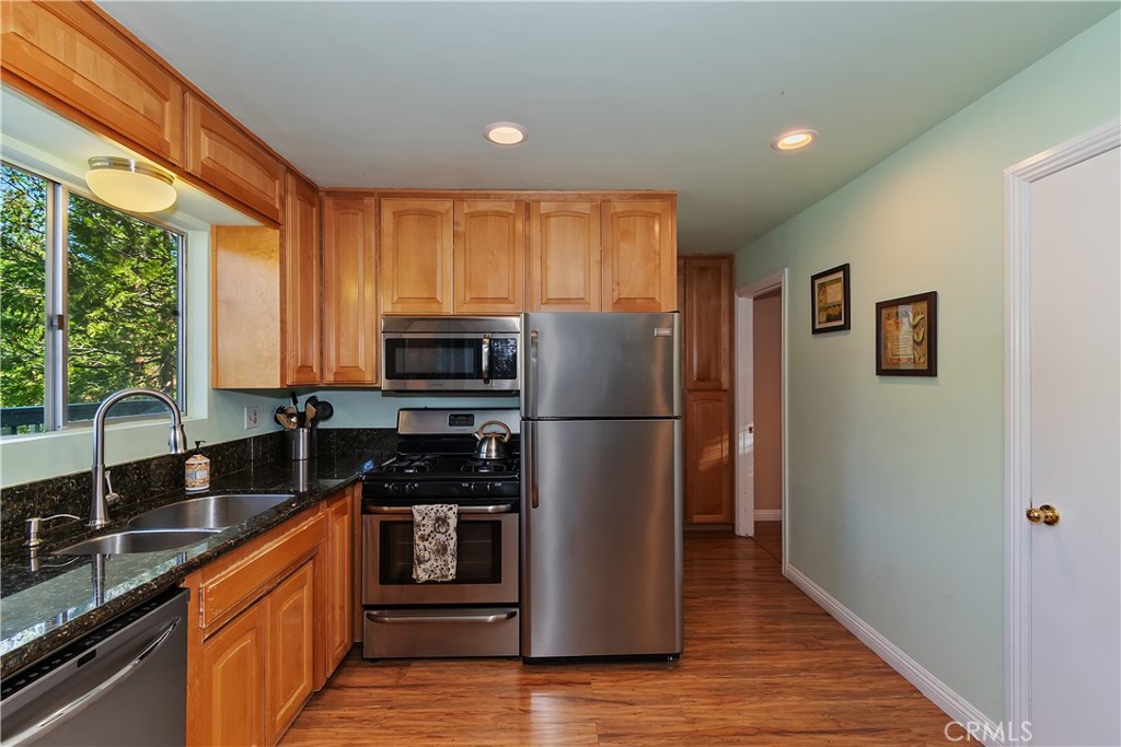 Lake Arrowhead, California, 92352, United States, 4 Bedrooms Bedrooms, ,2 BathroomsBathrooms,Residential,For Sale,1955780