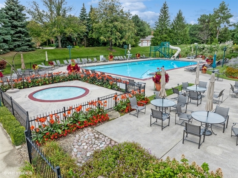 Oak Brook, Illinois, 60523, United States, 5 Bedrooms Bedrooms, ,6 BathroomsBathrooms,Residential,For Sale,1903537