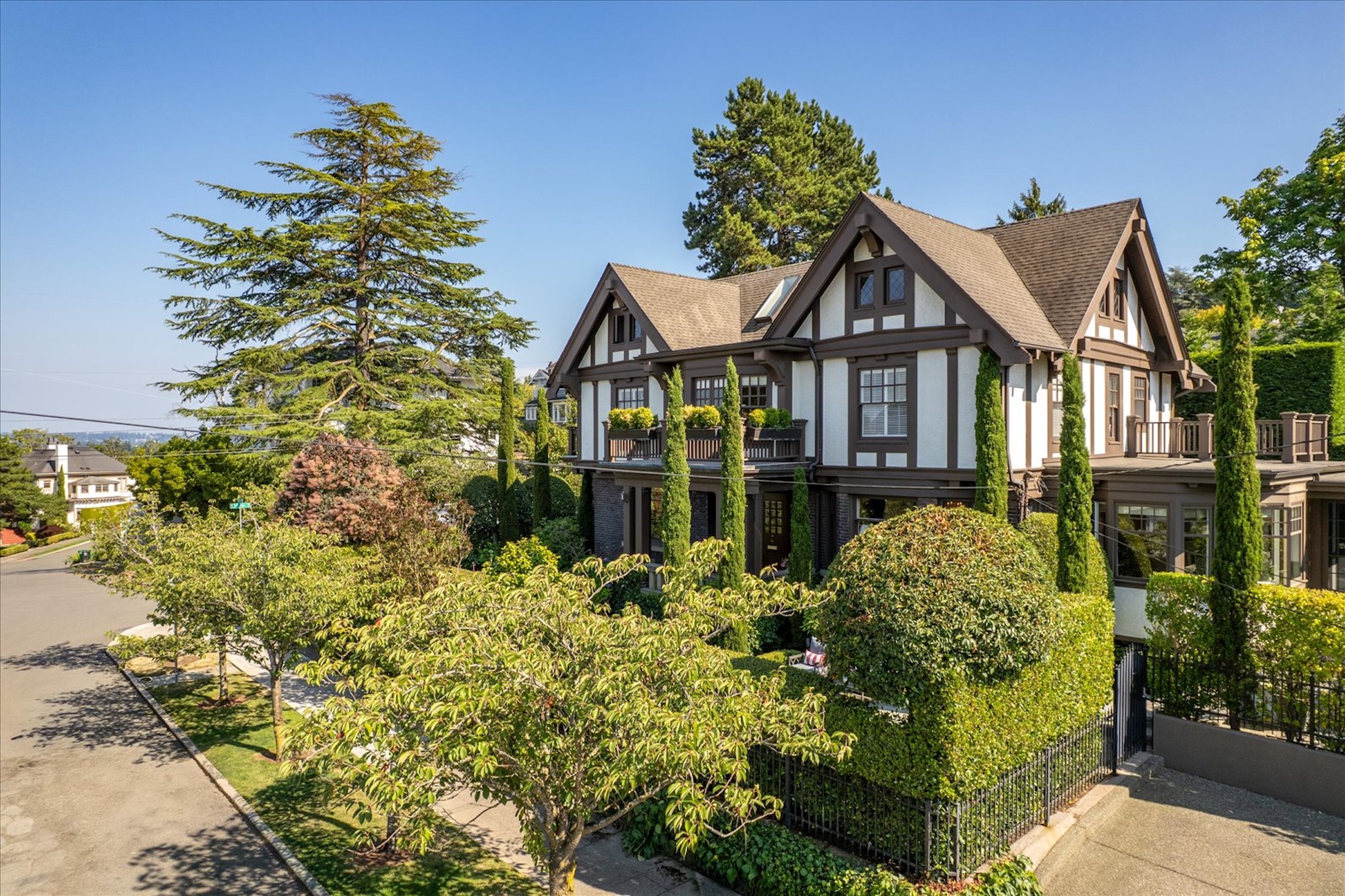  Timeless Tudor Architecture in Capitol Hill - 物件實景