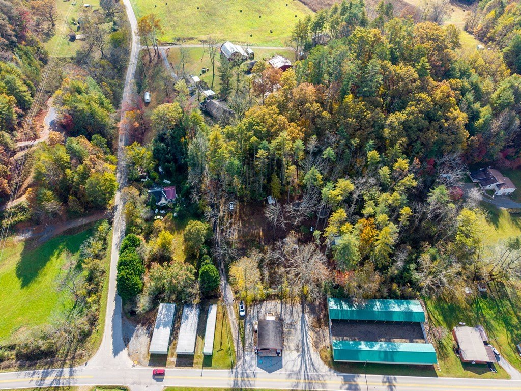 Brasstown, North Carolina, 28902, United States, 3 Bedrooms Bedrooms, ,3 BathroomsBathrooms,Residential,For Sale,1986118