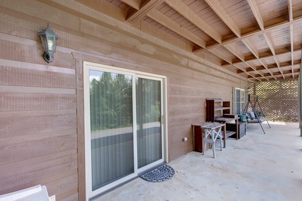 Hiawassee, Georgia, 30546, United States, 2 Bedrooms Bedrooms, ,3 BathroomsBathrooms,Residential,For Sale,1920293