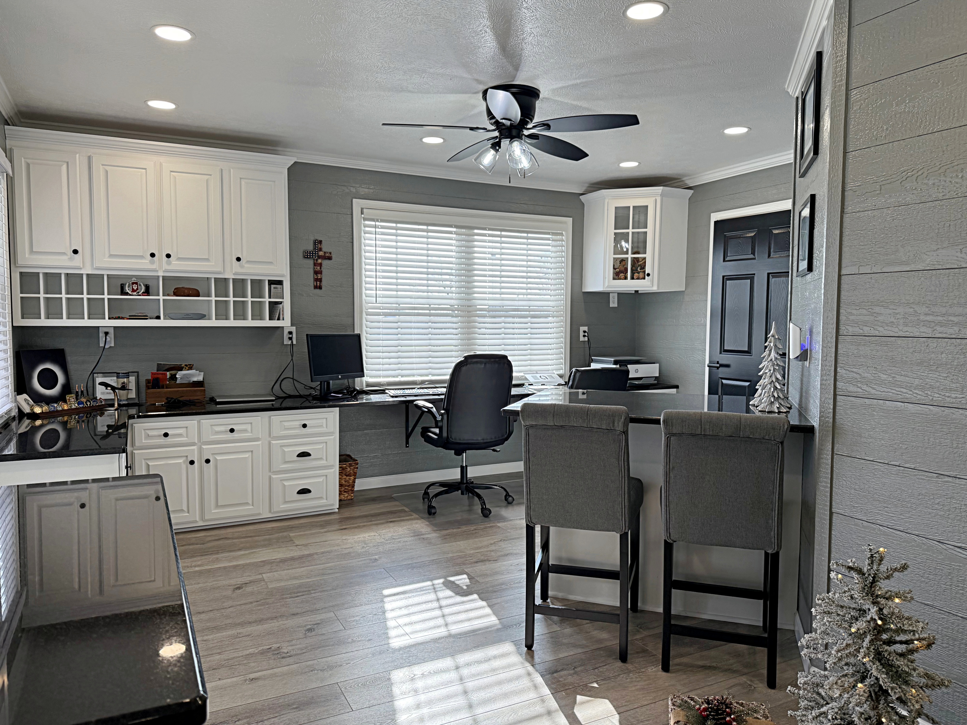 Loogootee, Indiana, 47553, United States, 4 Bedrooms Bedrooms, ,3 BathroomsBathrooms,Residential,For Sale,2005649