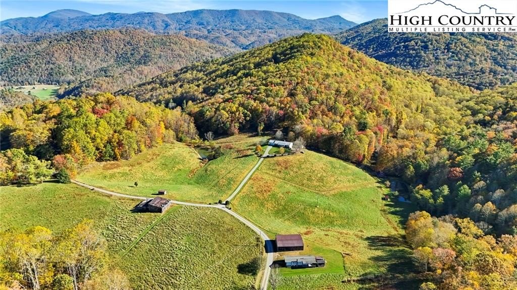 Banner Elk, North Carolina, 28604, United States, 2 Bedrooms Bedrooms, ,2 BathroomsBathrooms,Residential,For Sale,1977010