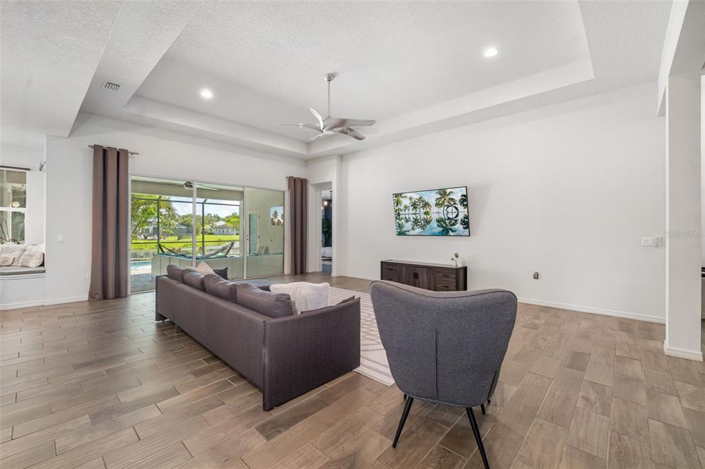 Bradenton, Florida, 34212, United States, 4 Bedrooms Bedrooms, ,3 BathroomsBathrooms,Residential,For Sale,1866766