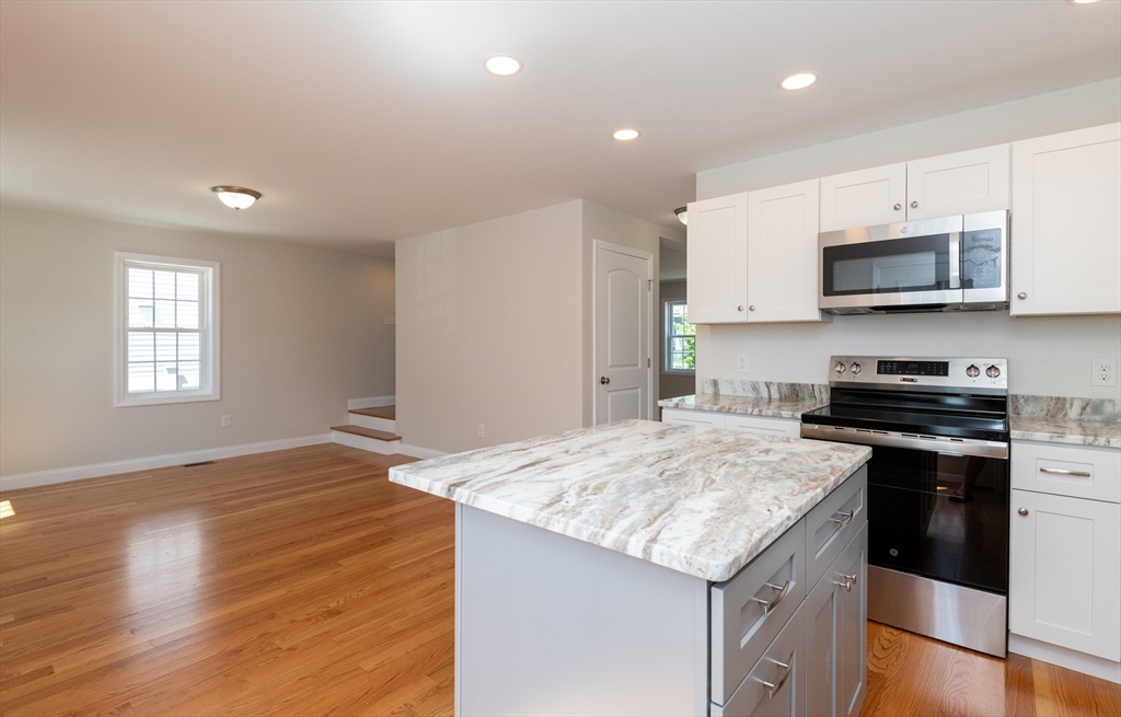 Lynn, Massachusetts, 01905, United States, 3 Bedrooms Bedrooms, ,2 BathroomsBathrooms,Residential,For Sale,1909147