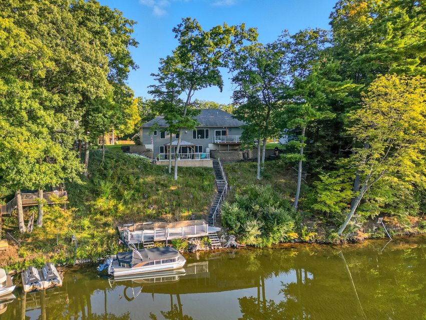 Big Rapids, Michigan, 49307, United States, 3 Bedrooms Bedrooms, ,4 BathroomsBathrooms,Residential,For Sale,1976014