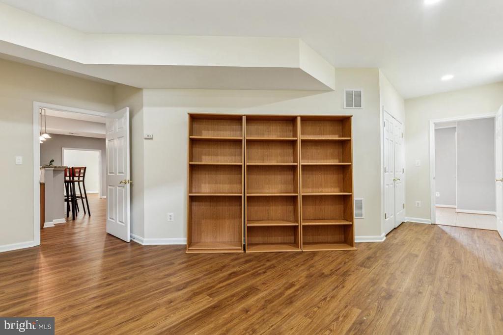 Ashburn, Virginia, 20147, United States, 5 Bedrooms Bedrooms, ,6 BathroomsBathrooms,Residential,For Sale,1839490