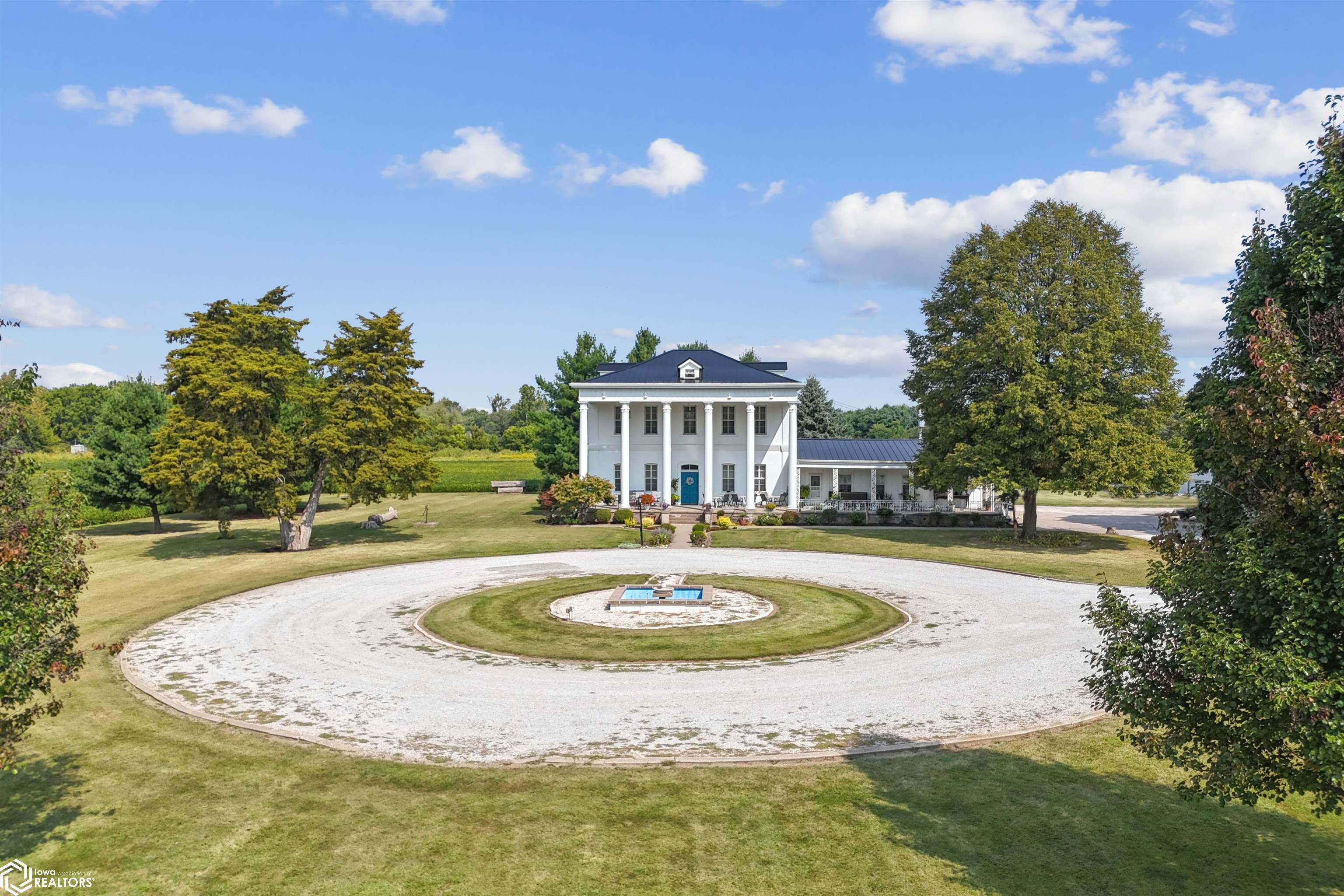 Dallas City, Illinois, 62330, United States, 8 Bedrooms Bedrooms, ,7 BathroomsBathrooms,Residential,For Sale,1980104