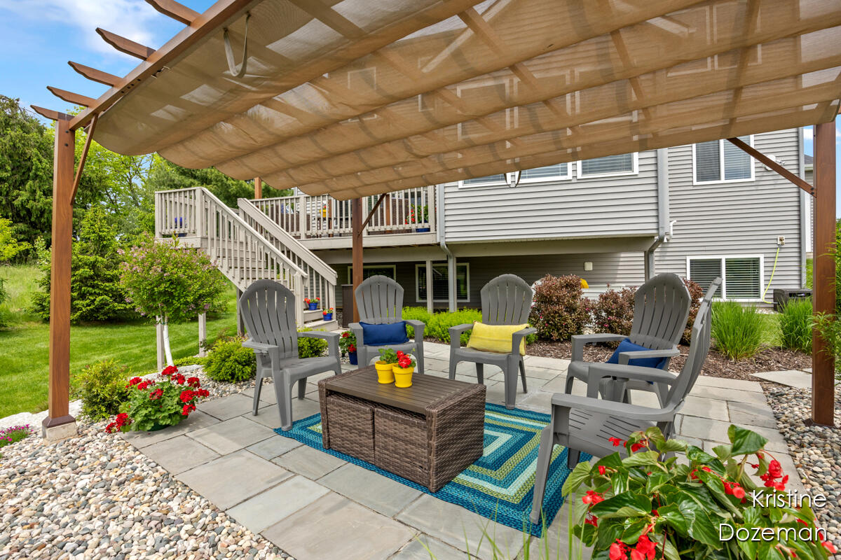 Lowell, Michigan, 49331, United States, 5 Bedrooms Bedrooms, ,4 BathroomsBathrooms,Residential,For Sale,1848158