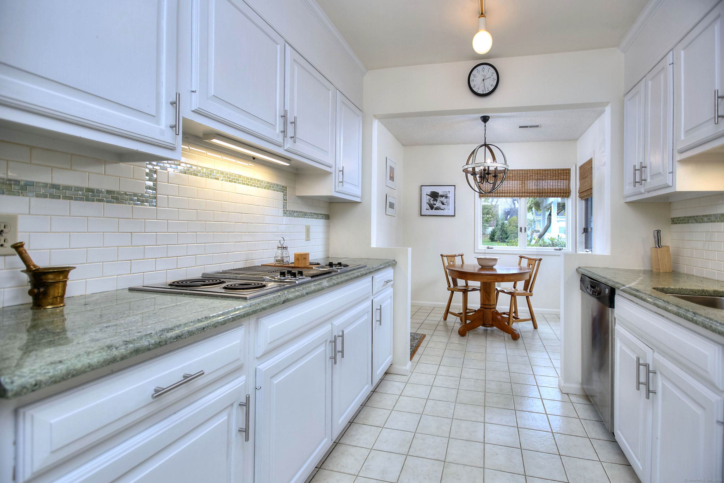 Westport, Connecticut, 06880, United States, 2 Bedrooms Bedrooms, ,3 BathroomsBathrooms,Residential,For Sale,1988257