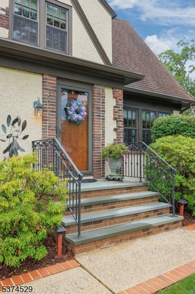 Westfield Town, New Jersey, 07090, United States, 3 Bedrooms Bedrooms, ,2 BathroomsBathrooms,Residential,For Sale,1940916