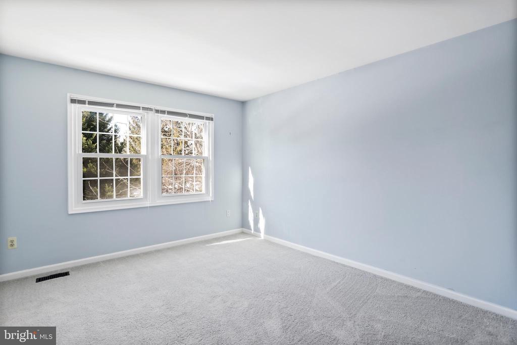 Sterling, Virginia, 20164, United States, 2 Bedrooms Bedrooms, ,3 BathroomsBathrooms,Residential,For Sale,2015095