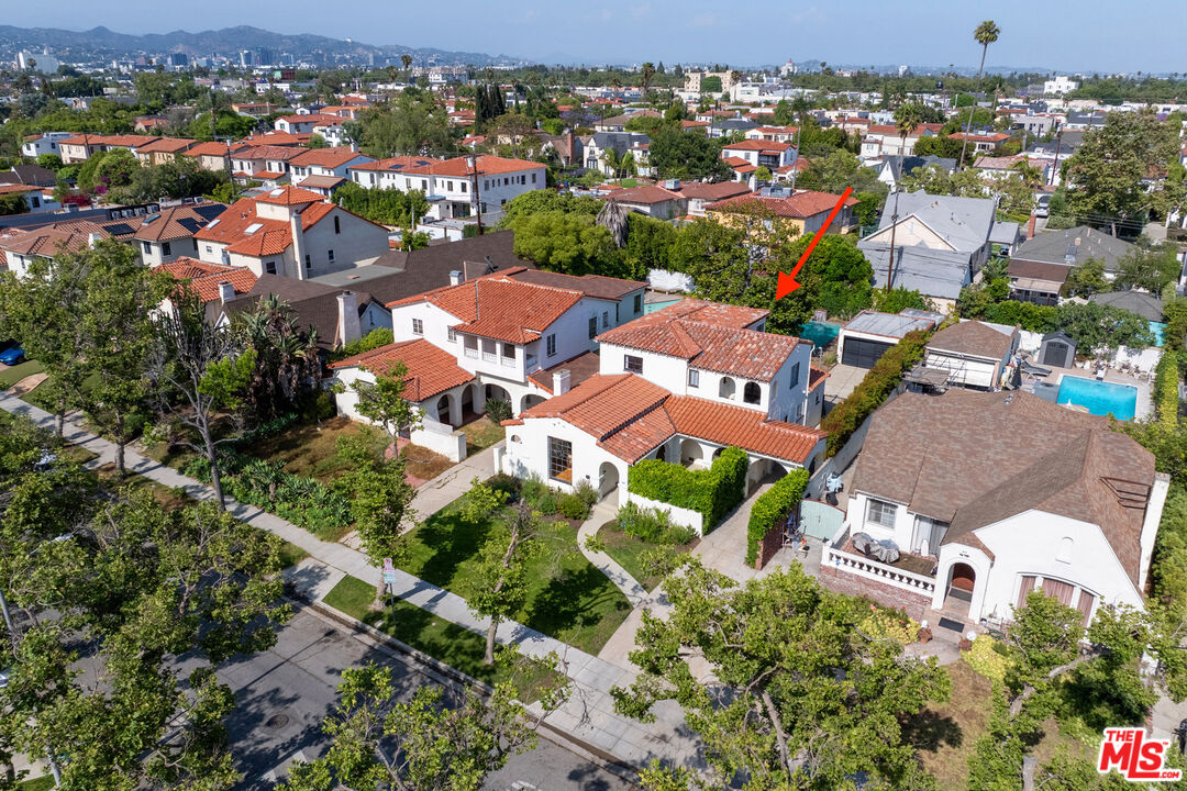Los Angeles, California, 90036, United States, 4 Bedrooms Bedrooms, ,3 BathroomsBathrooms,Residential,For Sale,1849800