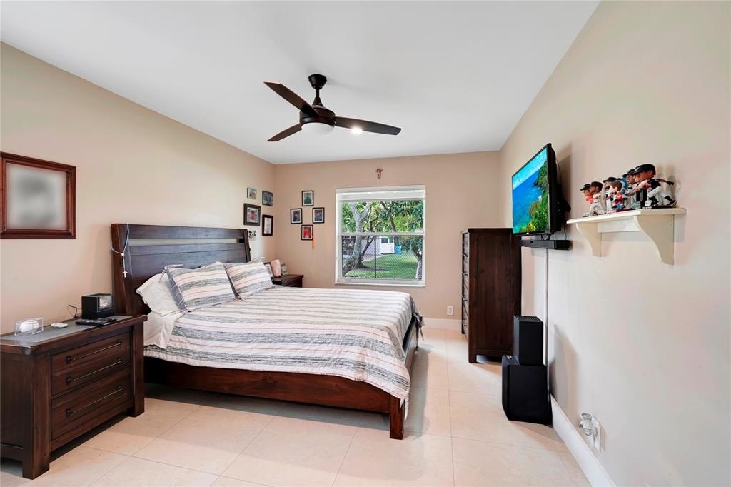 Davie, Florida, 33324, United States, 4 Bedrooms Bedrooms, ,3 BathroomsBathrooms,Residential,For Sale,1975060