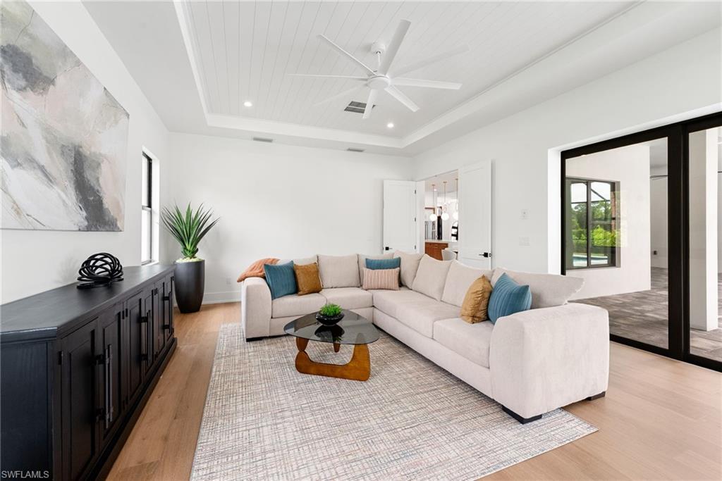 Naples, Florida, 34105, United States, 4 Bedrooms Bedrooms, ,5 BathroomsBathrooms,Residential,For Sale,1991548