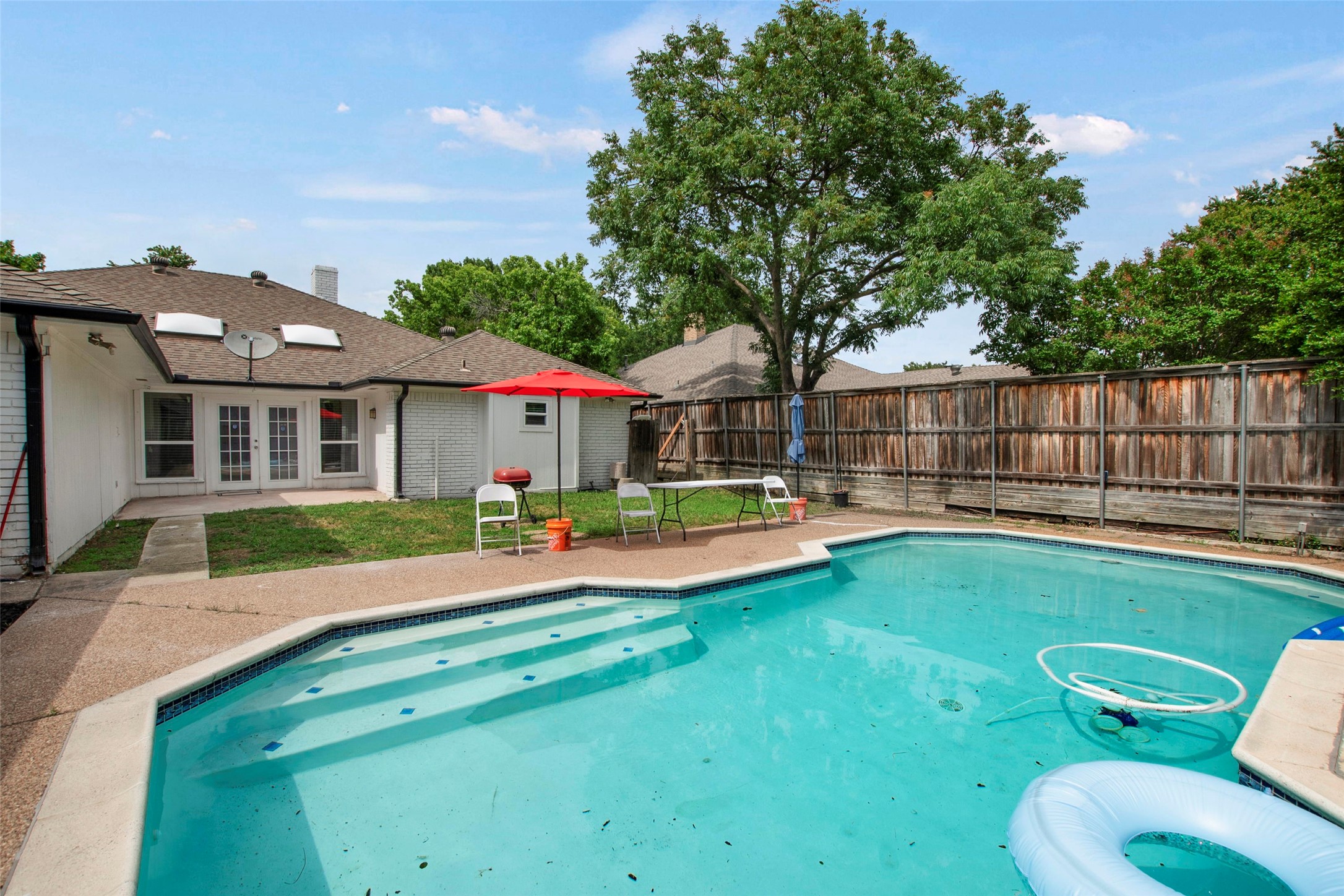 Dallas, Texas, 75243, United States, 5 Bedrooms Bedrooms, ,3 BathroomsBathrooms,Residential,For Sale,1847353