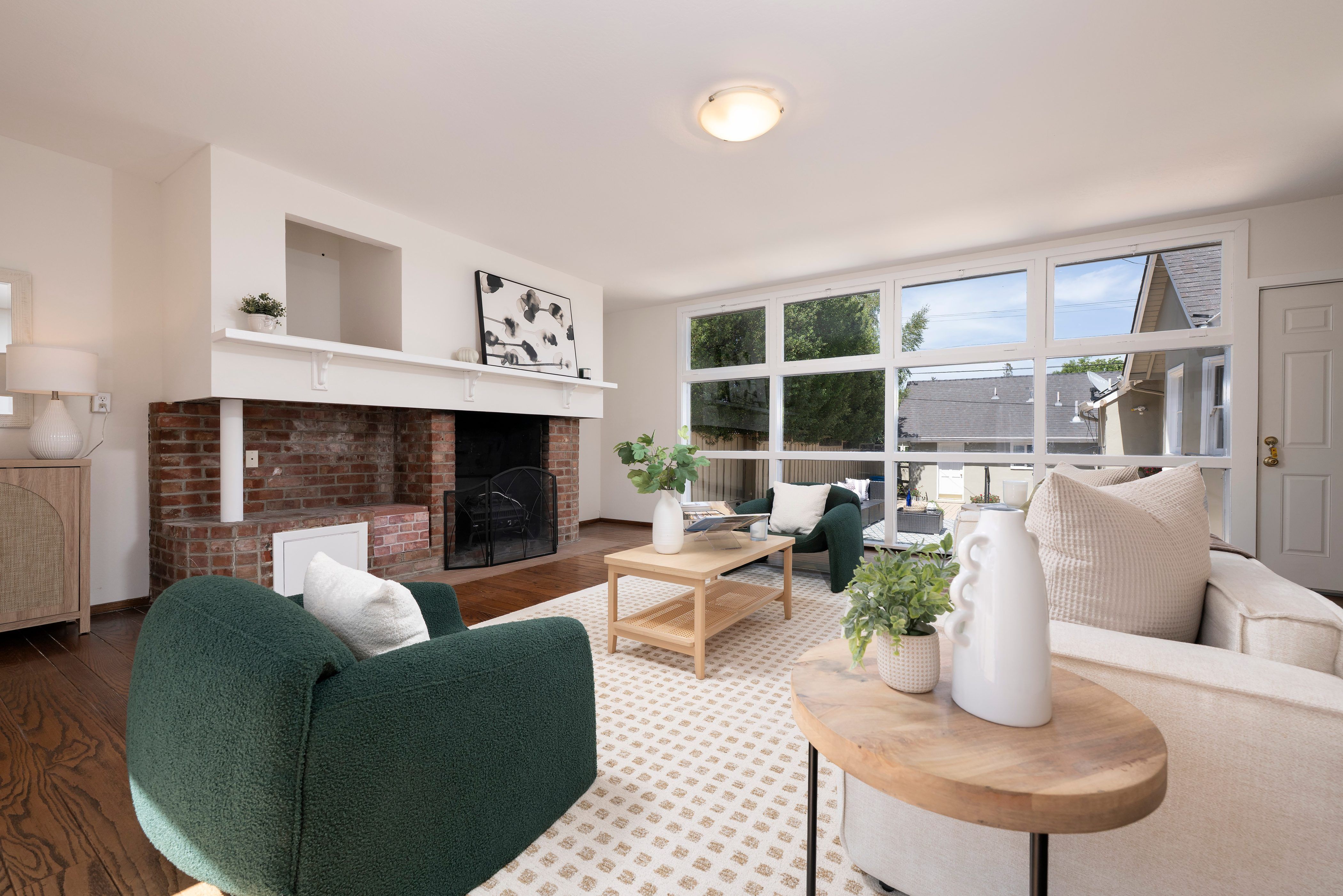  Charming Single-Level Home With ADU on Large Flat Lot - 物件實景